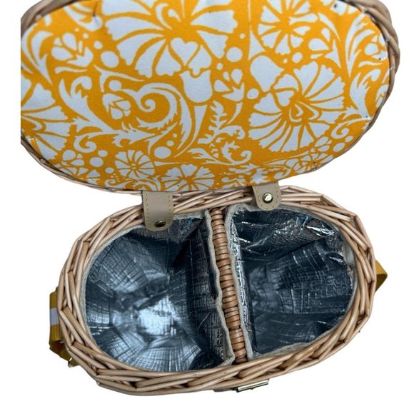 Insulated Double Wine Tote with Cork Screw Southern Living x Nellie Howa… - Picture 11 of 13